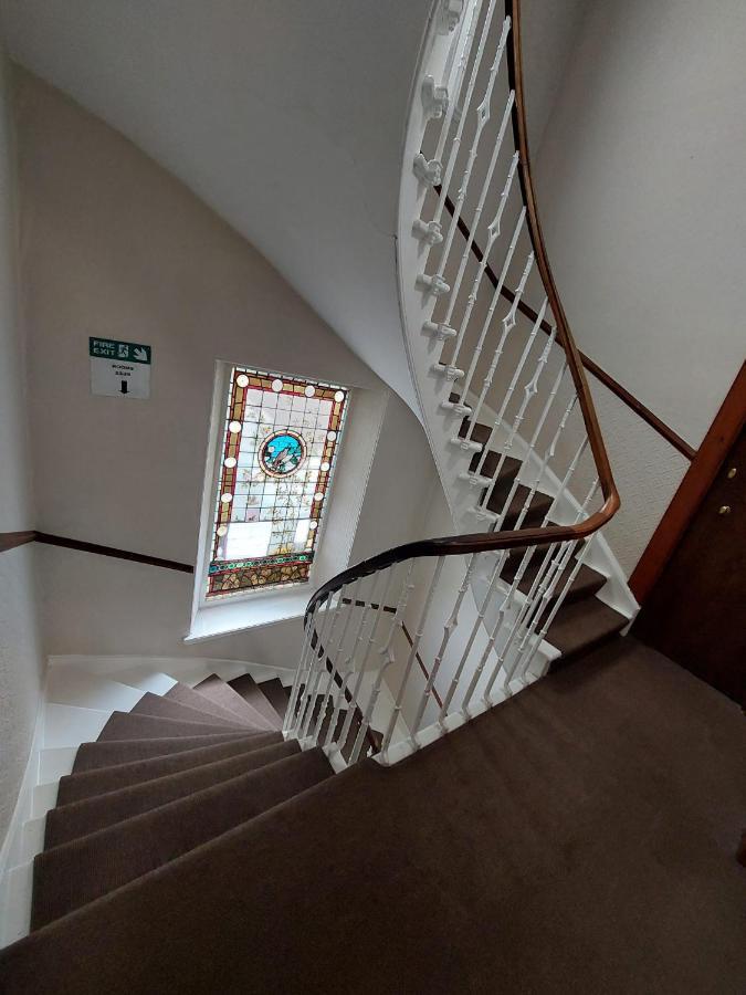 House Hotel